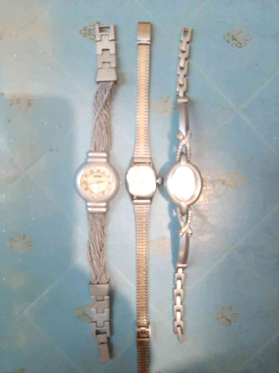 3 Vintage Watches - Dover, Arkansas - FleaMarketBay