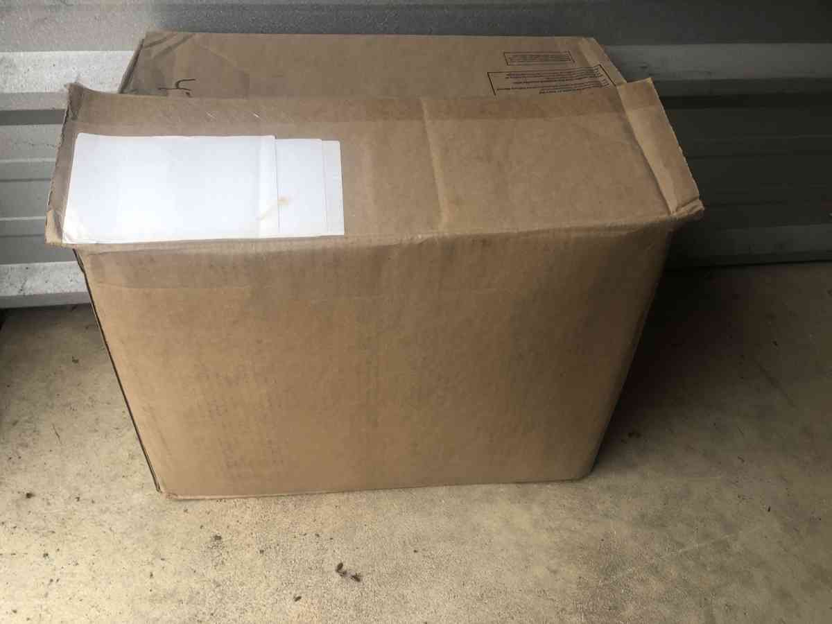 Box of Hangers - Bolingbrook, Illinois - FleaMarketBay