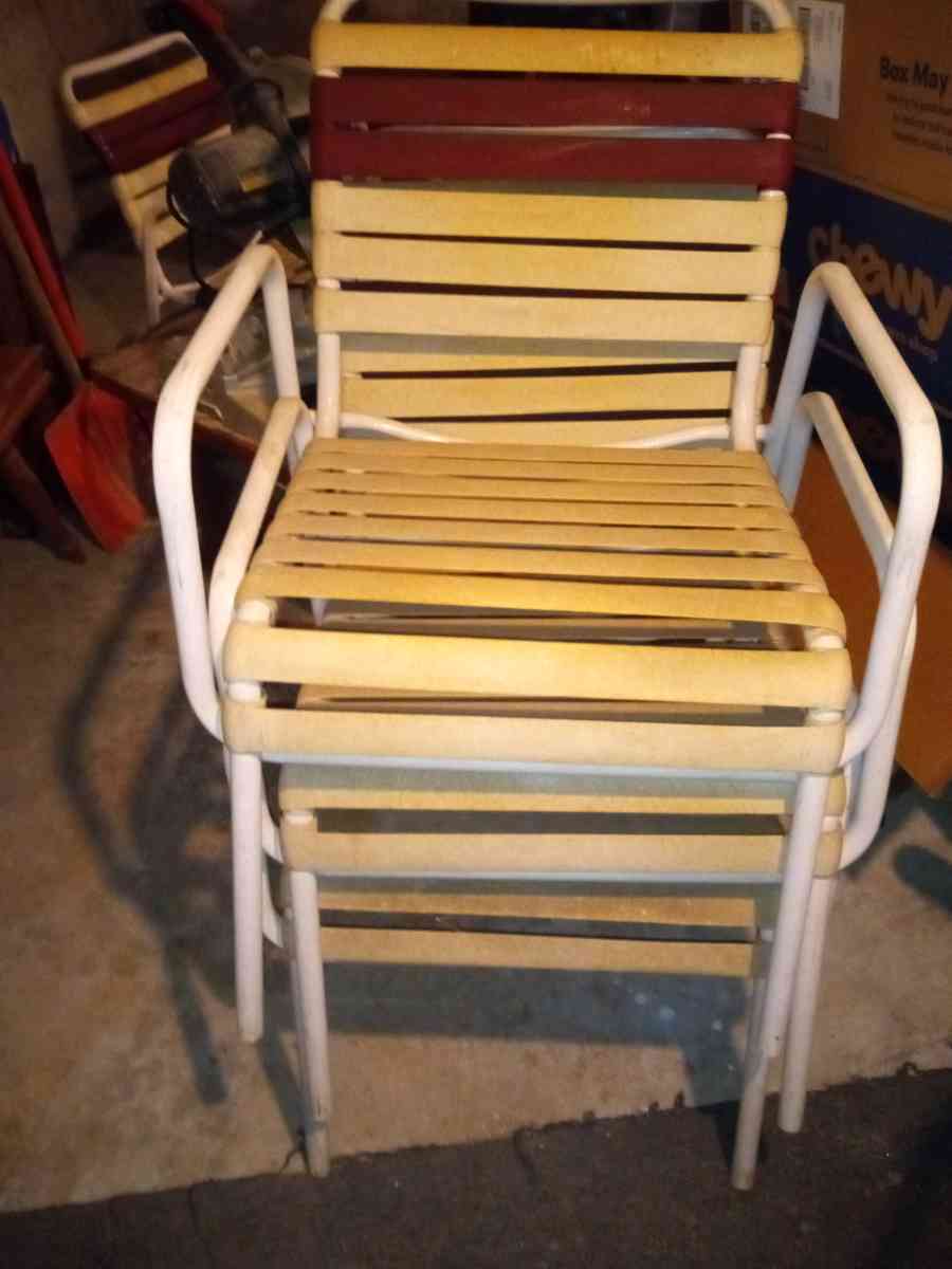 patio and chairs - Binghamton, New York - FleaMarketBay