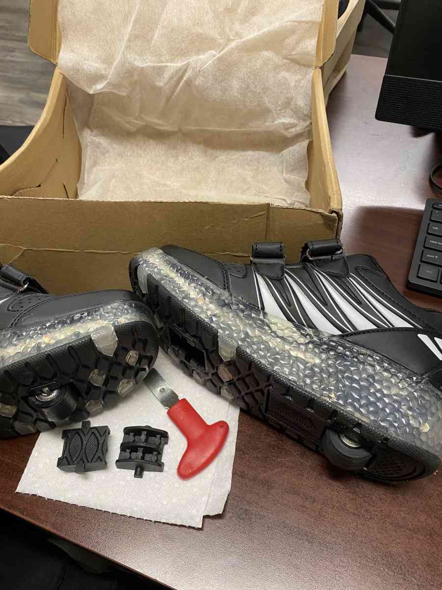 Flashing Led Roller Skate Sneakers - Elizabeth, New Jersey - FleaMarketBay