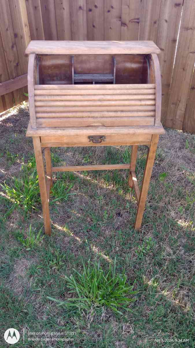 Antique roll up door childs school desk - Greenville, Texas - FleaMarketBay