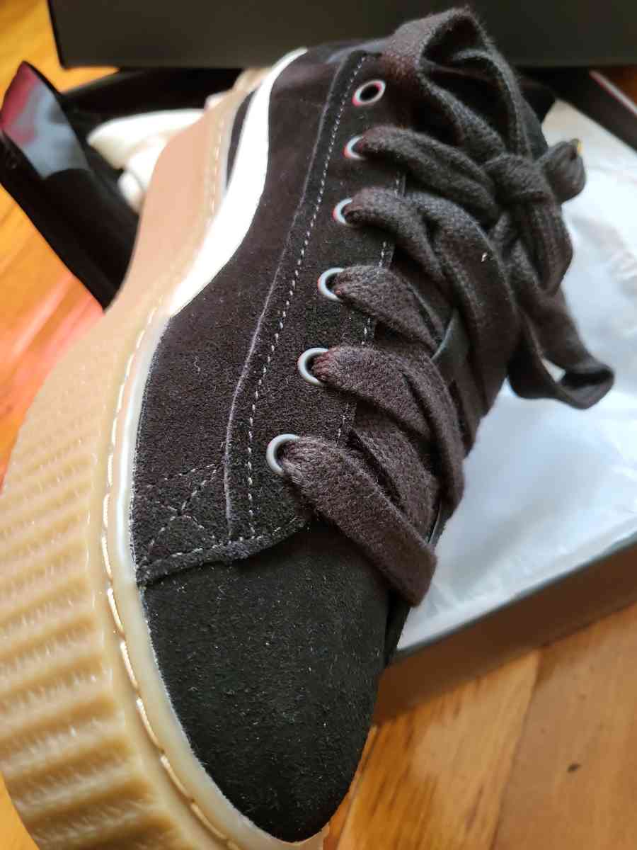 PUMAS CREEPER FENTY - Woodbridge, Virginia - FleaMarketBay