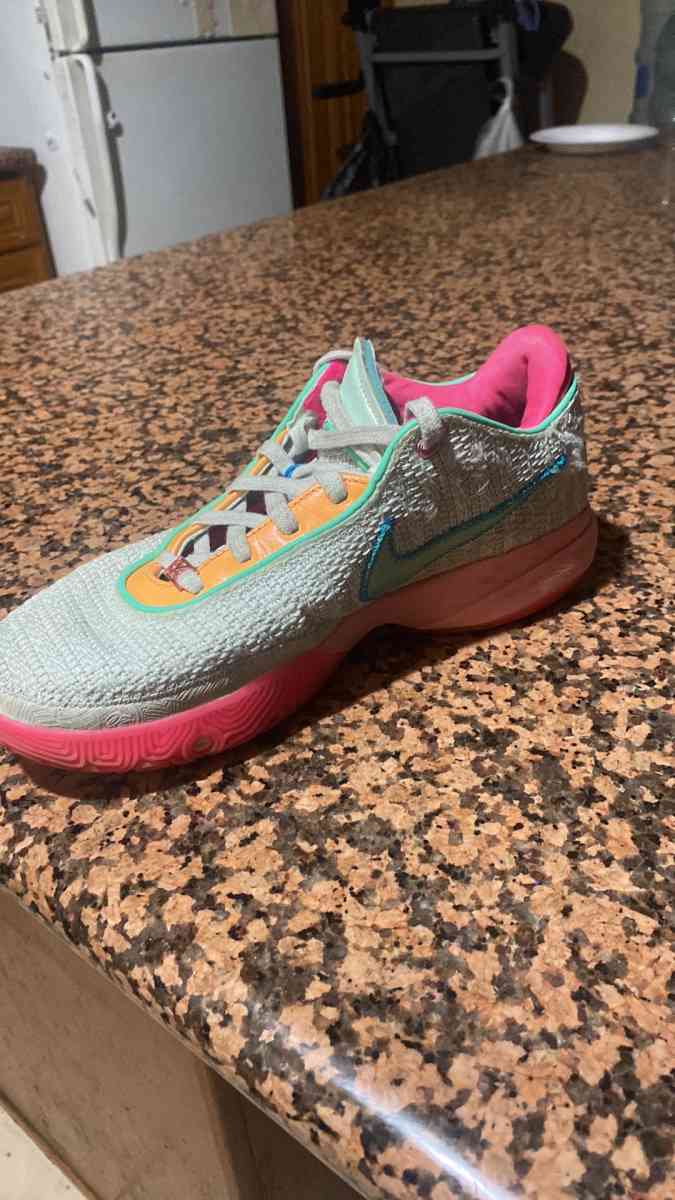 lebron 20 machine - California City, California - FleaMarketBay