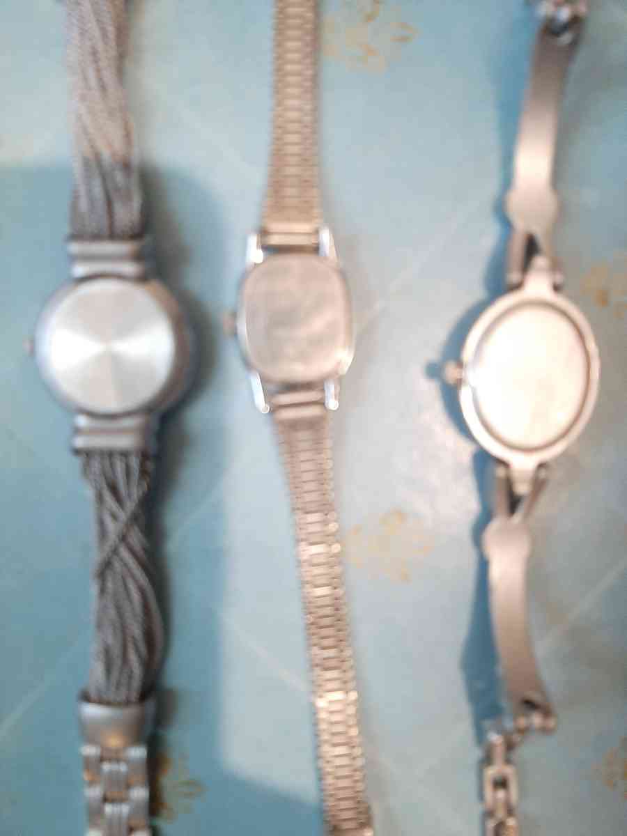 3 Vintage Watches - Dover, Arkansas - FleaMarketBay