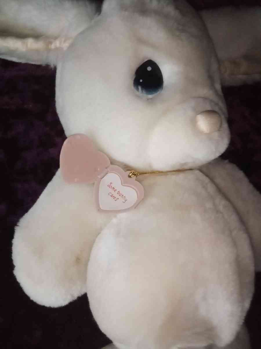 1935 Prescious moments rabbit - Bristol, Indiana