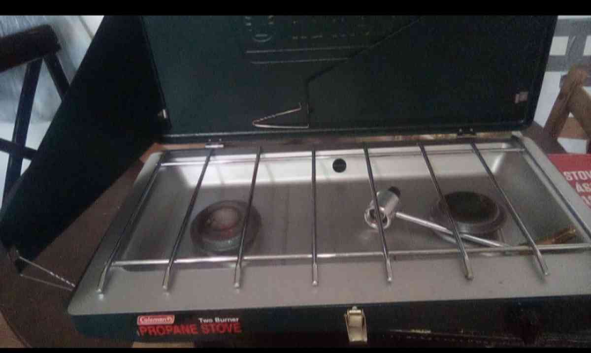 Coleman 2 burner portable propane stove - High Point, North Carolina - FleaMarketBay