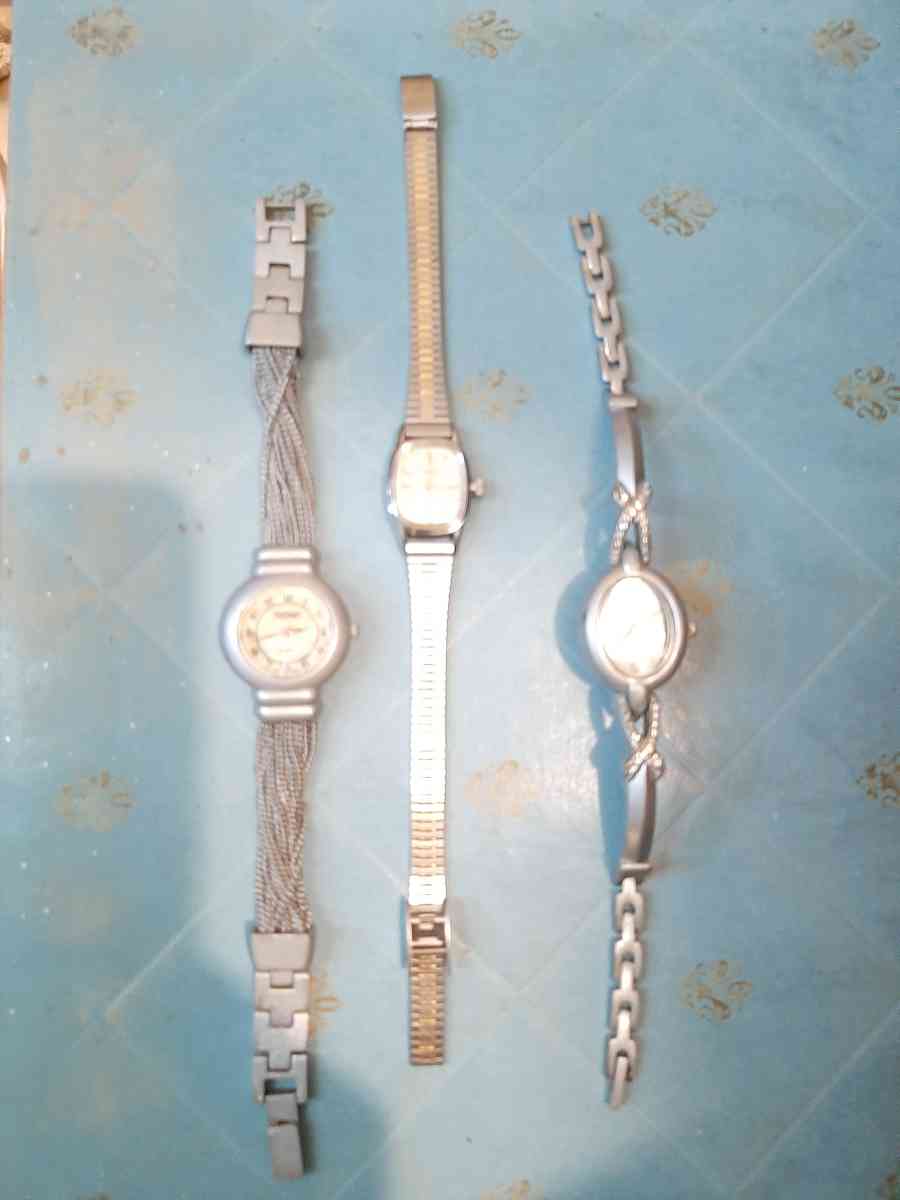 3 Vintage Watches - Dover, Arkansas - FleaMarketBay