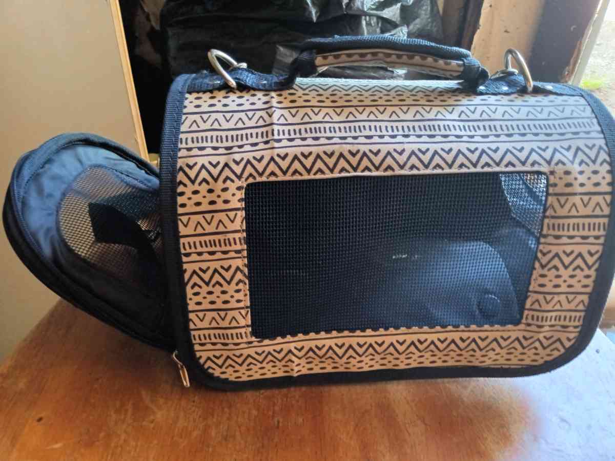 advantage pet carrier bag like contour - Winston Salem, North Carolina - FleaMarketBay