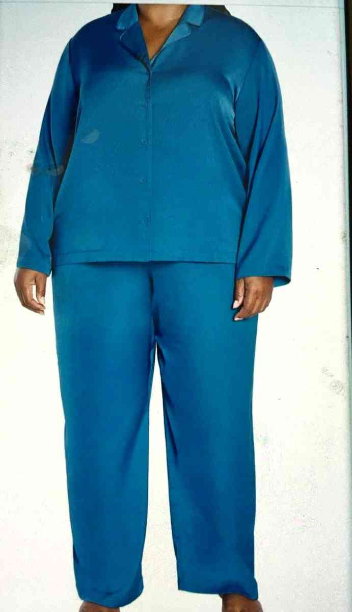 banana Repblic Pajamas - Los Angeles, California - FleaMarketBay