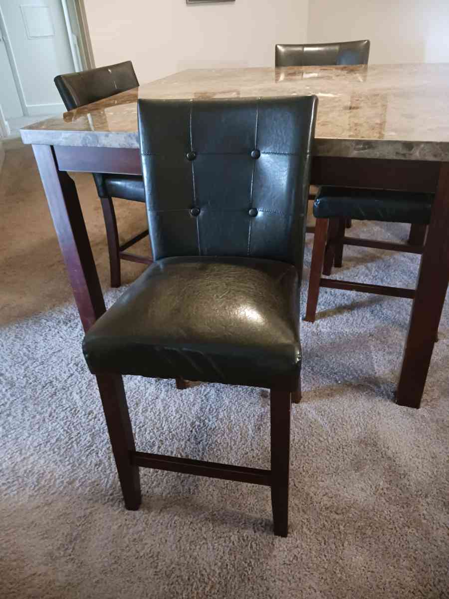 Relocation Sale 2 Rooms - Gaithersburg, Maryland - FleaMarketBay