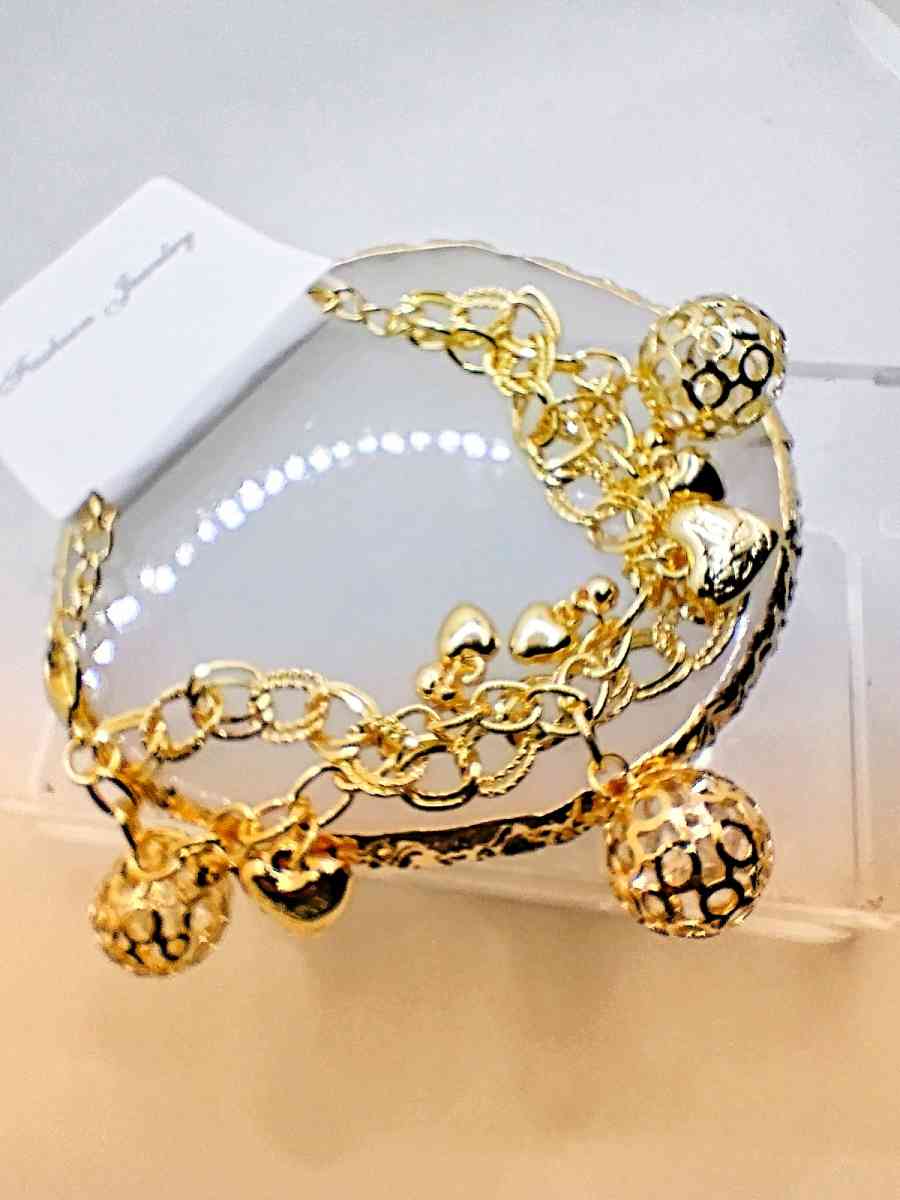 Chunky Gold Hearts Bracelets - Montclair, California