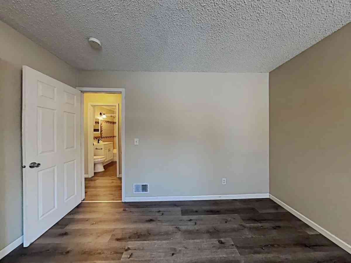 You need a house you can make your own Here it is Tailor the - Acworth, Georgia - FleaMarketBay