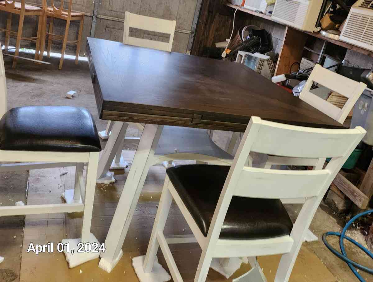 Signature Ashley Drop Leaf Counter Top Height Table Set - Sidney, Ohio - FleaMarketBay