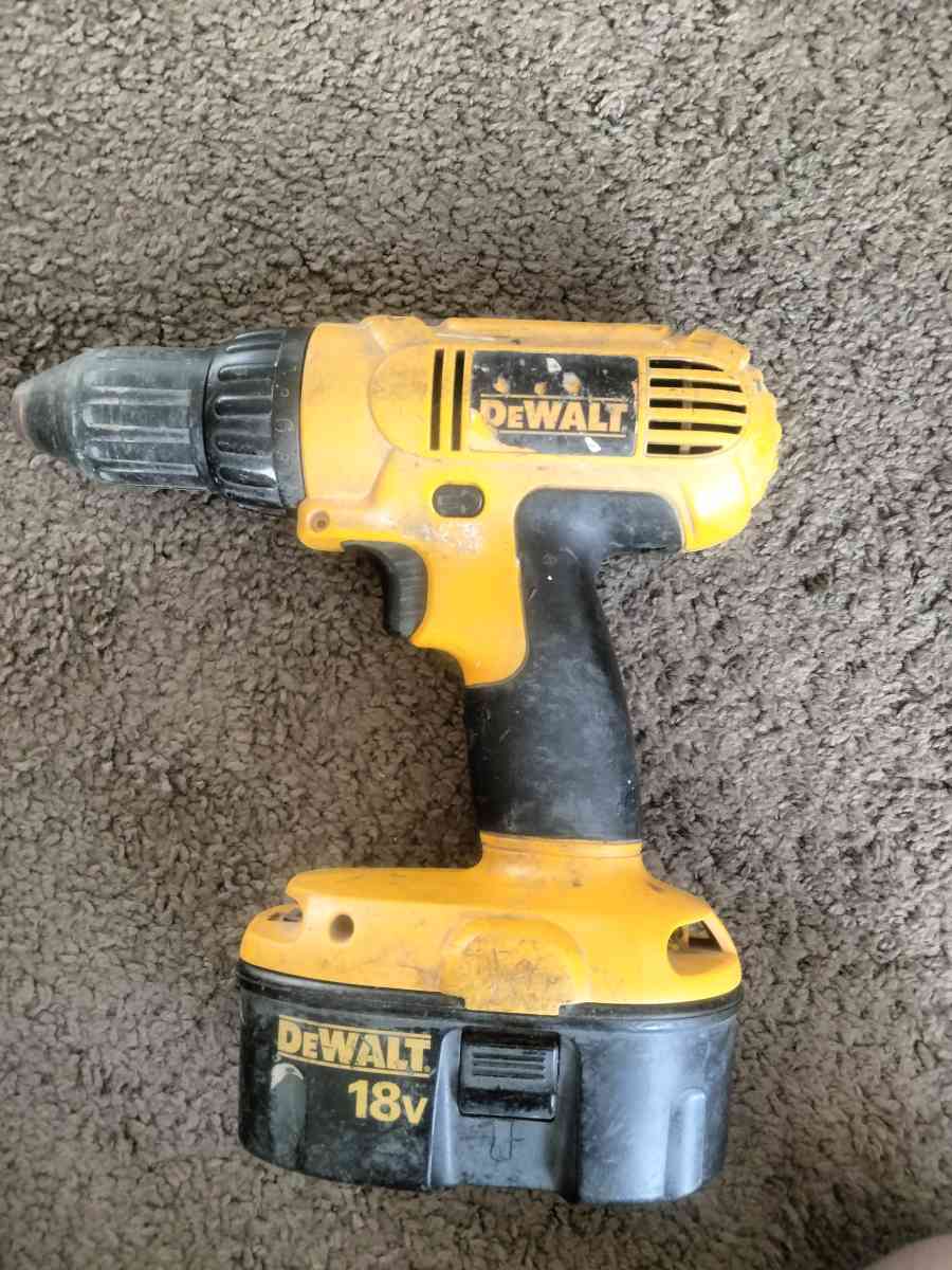 DeWalt drill - Cleveland, Ohio - FleaMarketBay