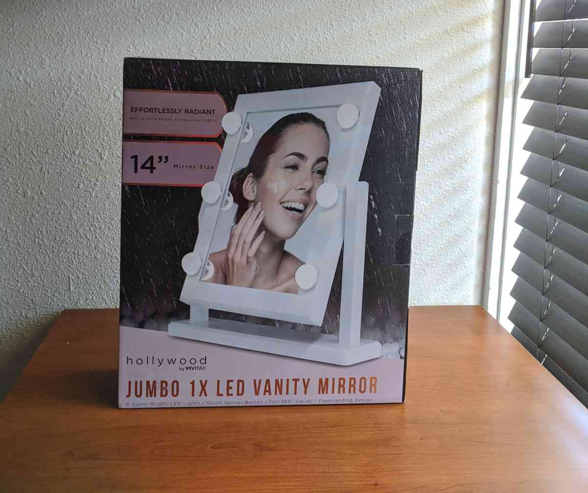 14 inch Hollywood Vanity Mirror - El Centro, California - FleaMarketBay