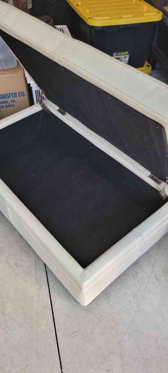 Sleeper sofa and ottoman - Luzerne, Pennsylvania - FleaMarketBay