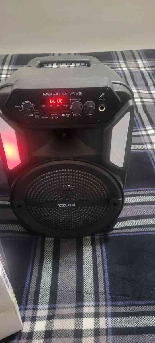 Bluetooth party speaker - Luzerne, Pennsylvania - FleaMarketBay