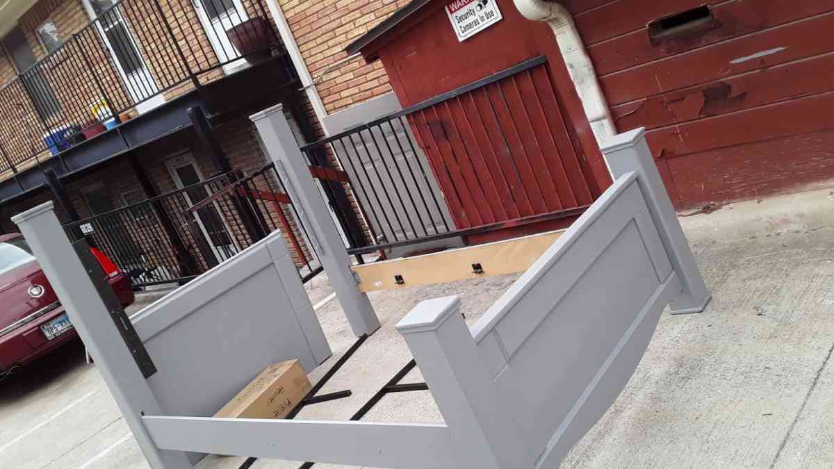 bed with matching mattress and box spring - Dallas, Texas