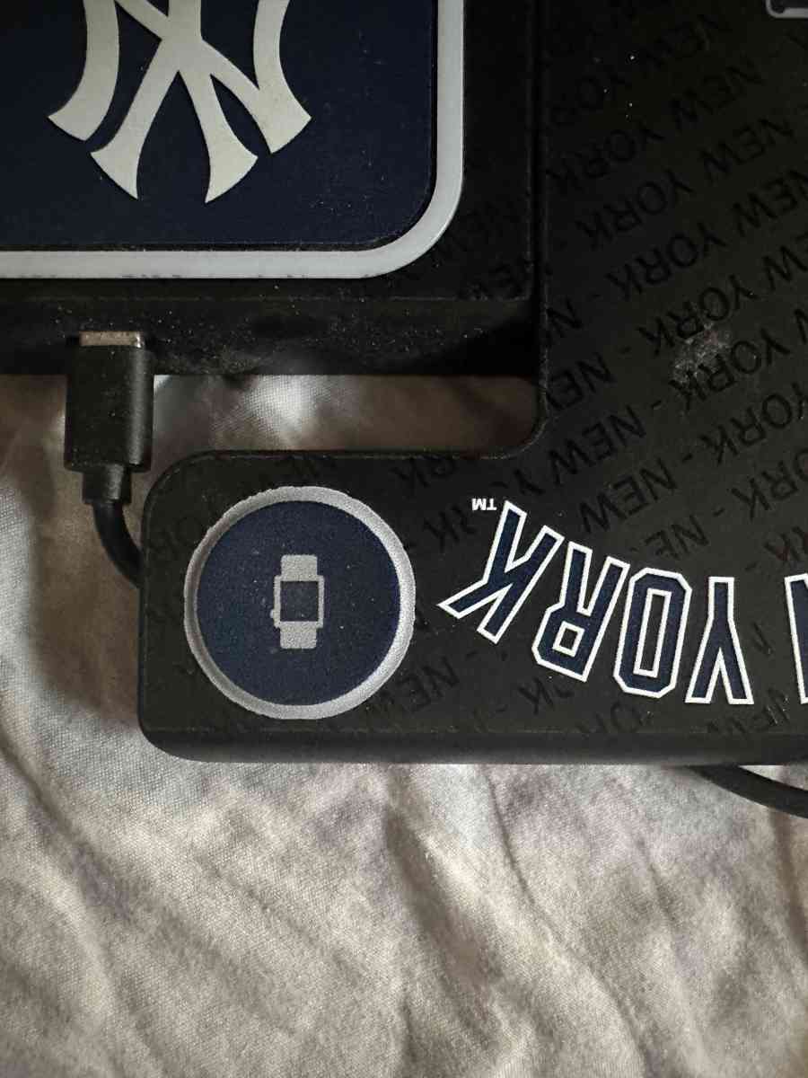 New York Yankeees wireless charger - Brooklyn, New York - FleaMarketBay
