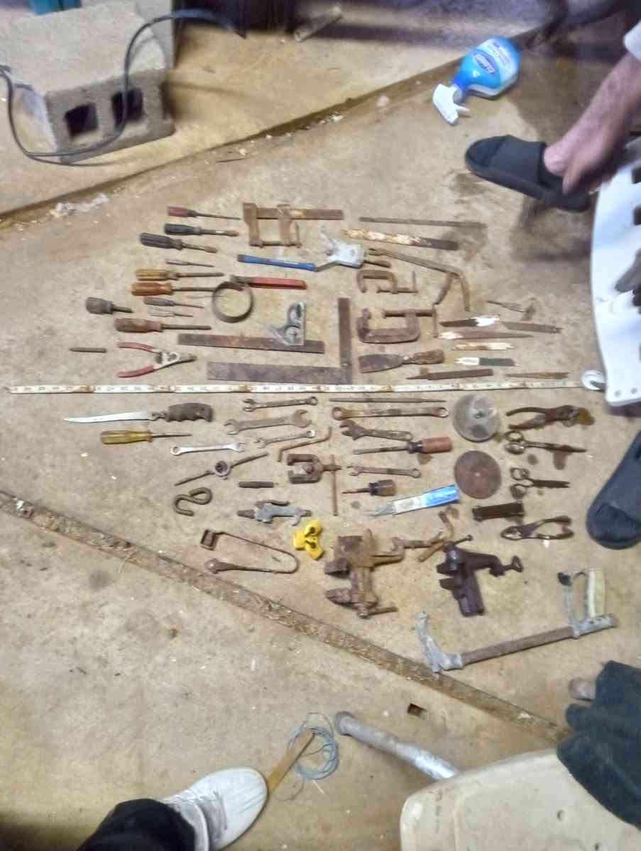 random vintage and some antique tools - Bacliff, Texas - FleaMarketBay