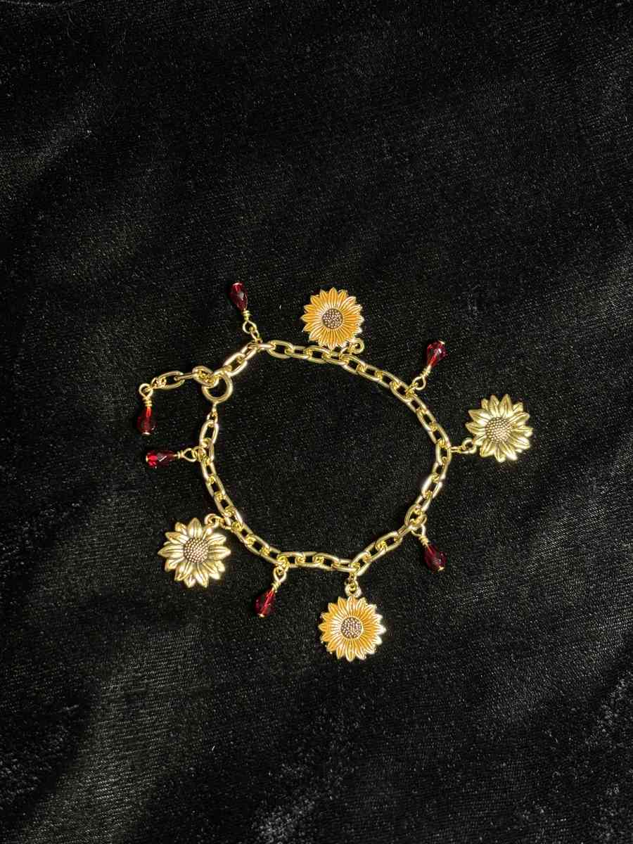 Summer wine and sunflowers charm bracelet - Tehachapi, California - FleaMarketBay