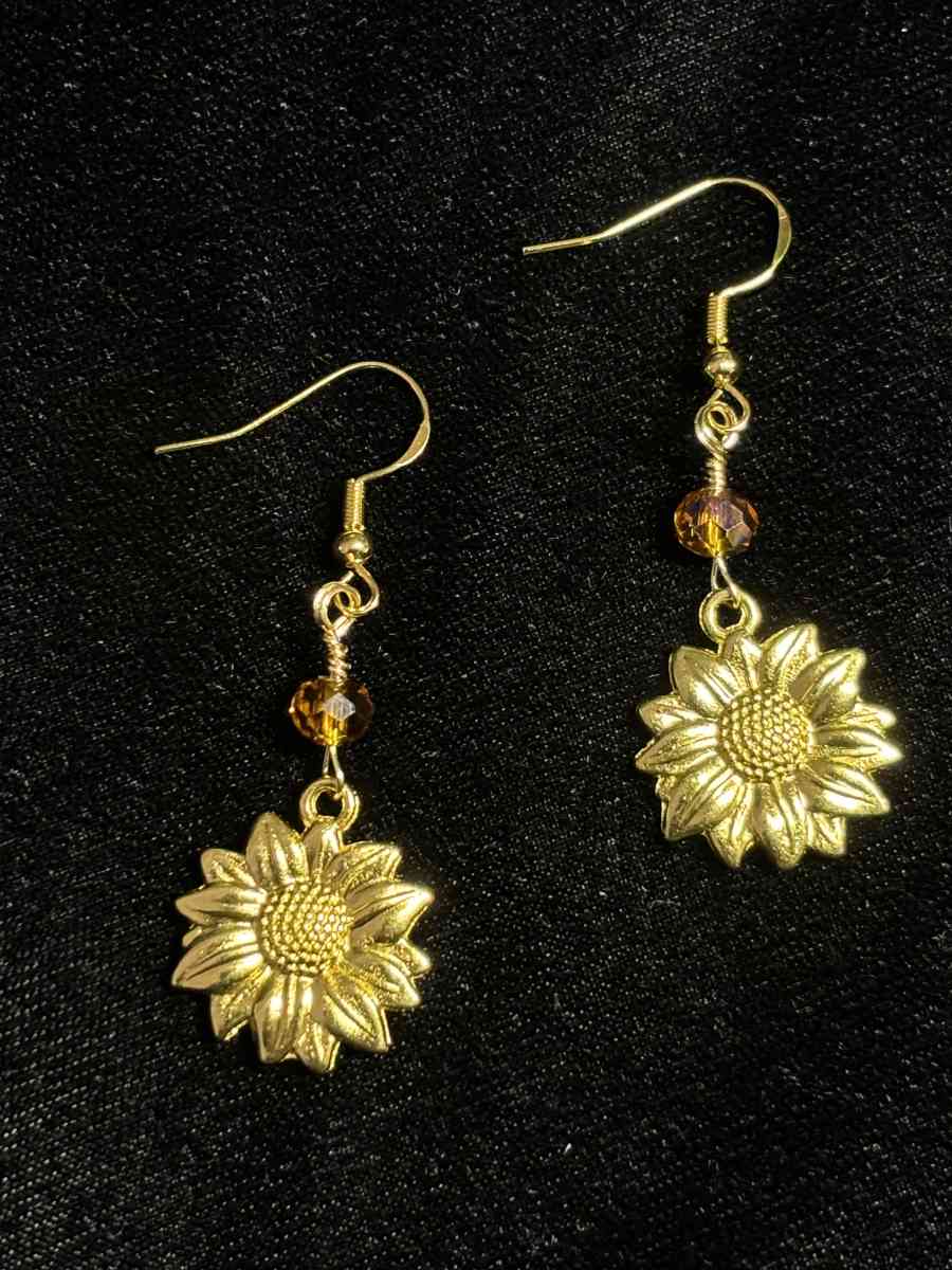 Sunny Days Sunflower Earrings - Tehachapi, California