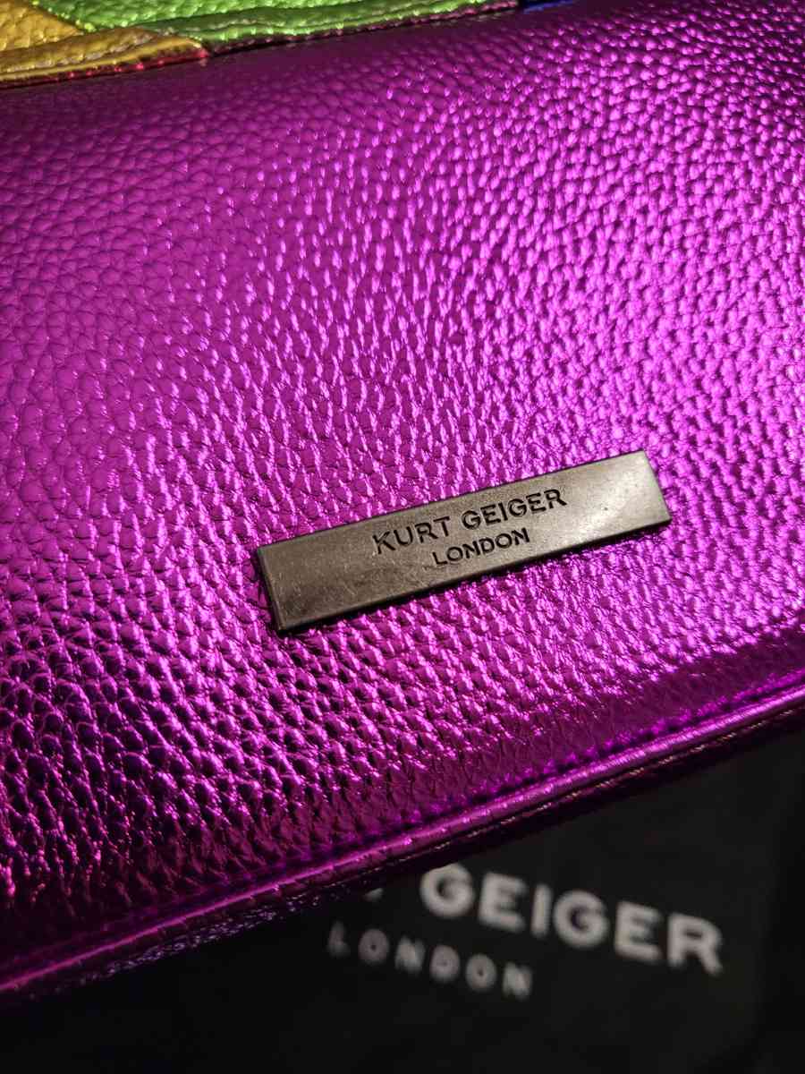 crossbody - Adelanto, California - FleaMarketBay