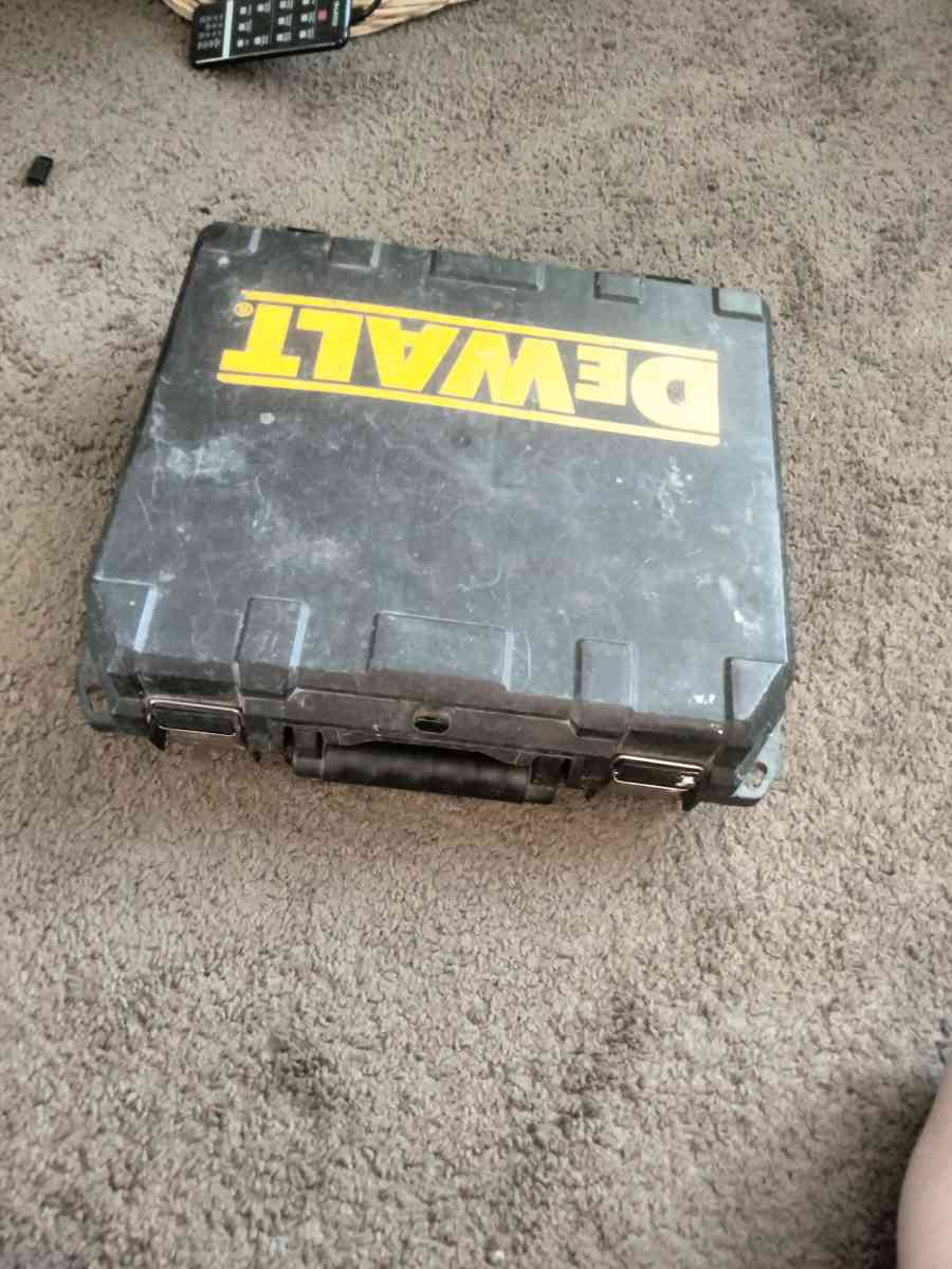 DeWalt drill - Cleveland, Ohio - FleaMarketBay