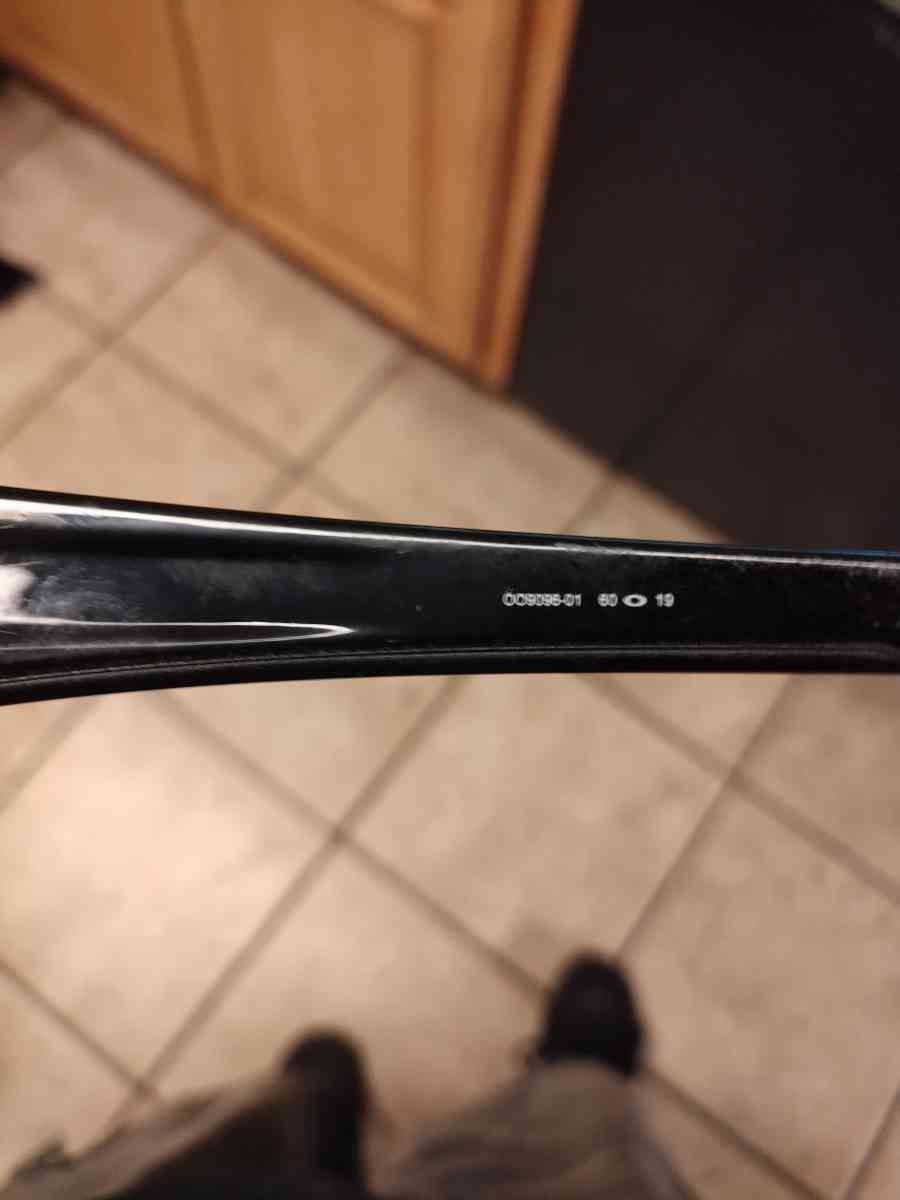 oakleys - Carmichael, California - FleaMarketBay