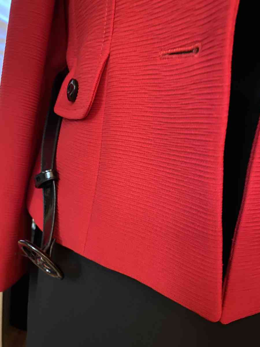 NWT Womens Tahari Red Two Piece Suit Size 6 - Chicago Heights, Illinois - FleaMarketBay