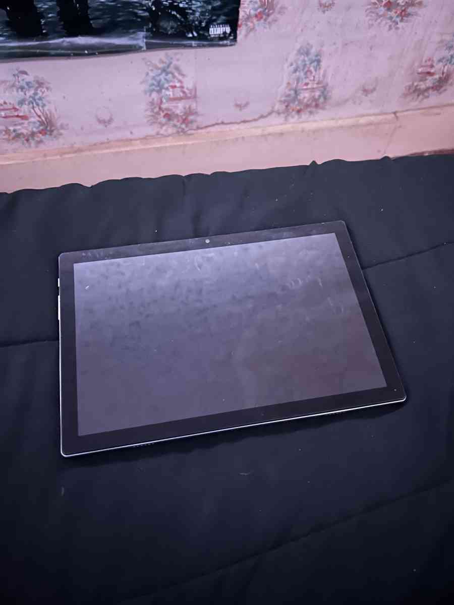 Tablet in good condition no scratches need a USB charger - Canandaigua, New York - FleaMarketBay