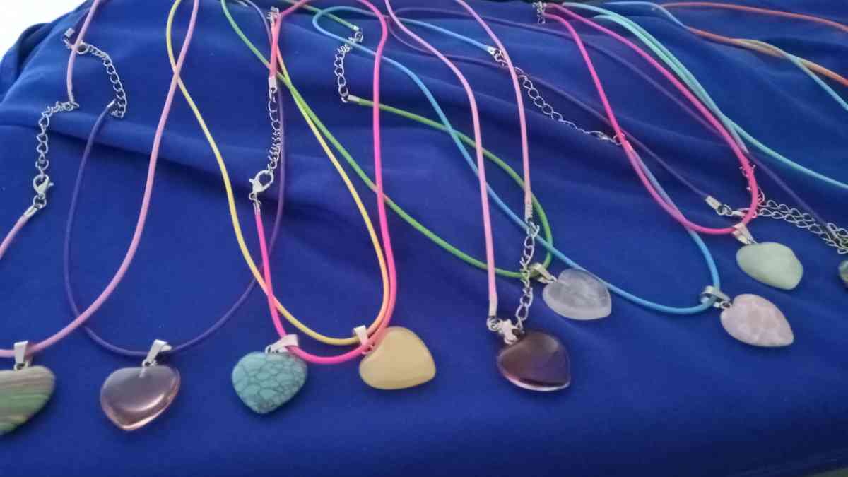 Colorful Pendant Necklaces - Cuyahoga Falls, Ohio - FleaMarketBay