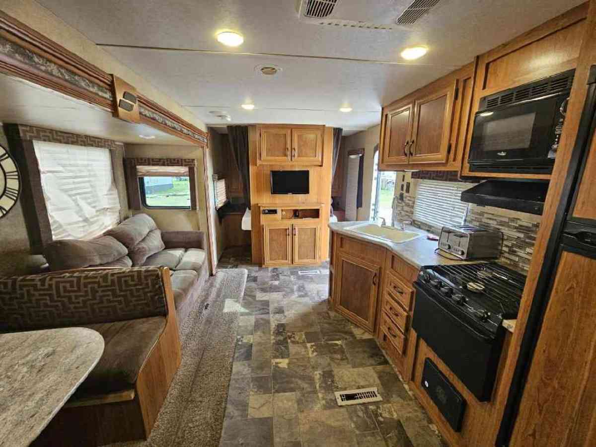 travel trailer for rent 650 month all bills paid except prop - Cherokee, Oklahoma - FleaMarketBay