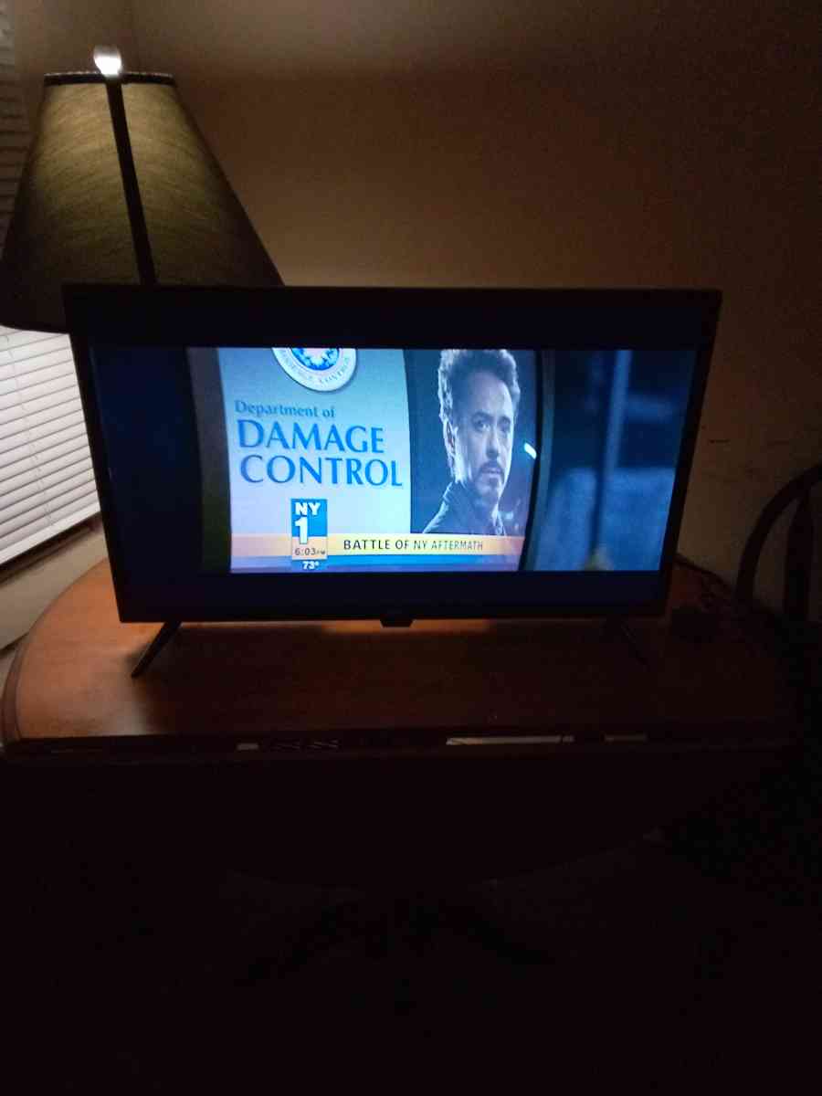 ONN ROKU TV 32 INCH - Hamilton, Ohio - FleaMarketBay