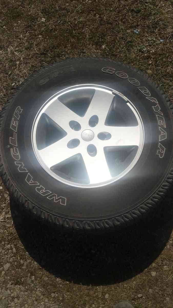 10 Jeep wheels for Wrangler some got new tread some dont but - Wellsburg, West Virginia - FleaMarketBay
