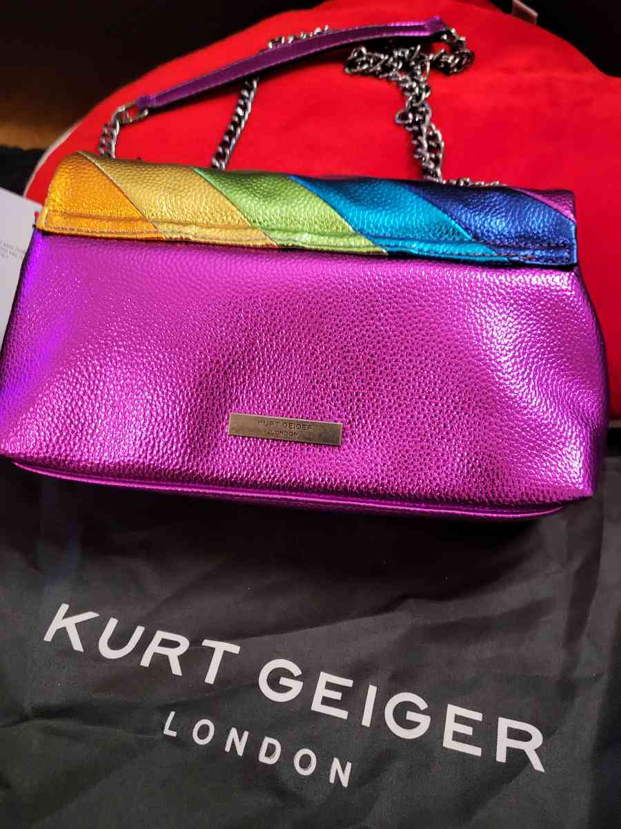 crossbody - Adelanto, California - FleaMarketBay