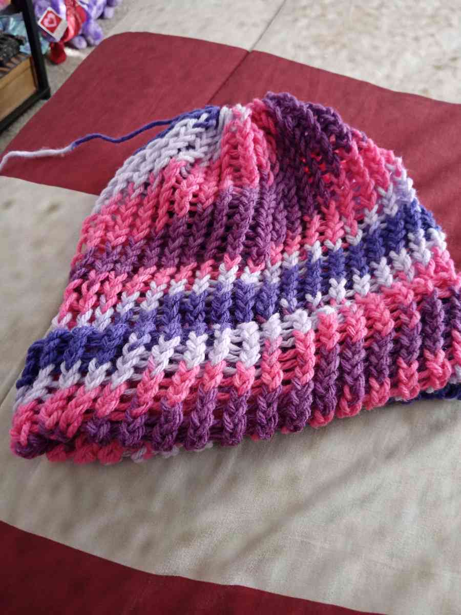 colored hats - Clearwater, Florida - FleaMarketBay