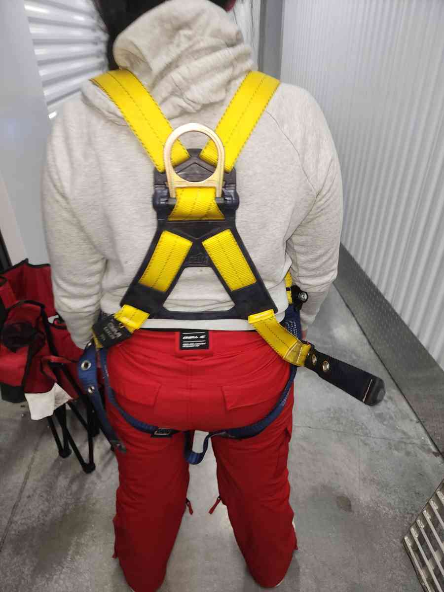 Full body harness - Portland, Oregon - FleaMarketBay