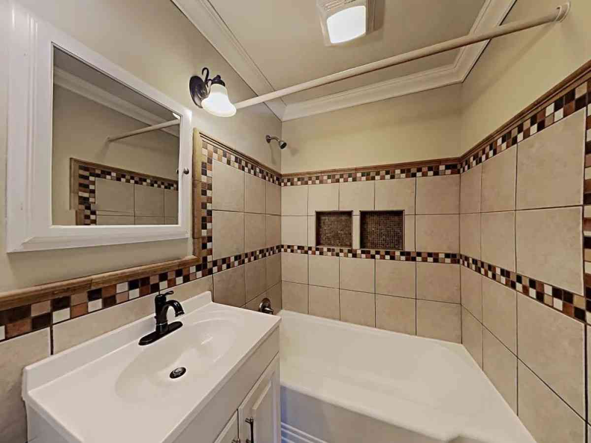 You need a house you can make your own Here it is Tailor the - Acworth, Georgia - FleaMarketBay