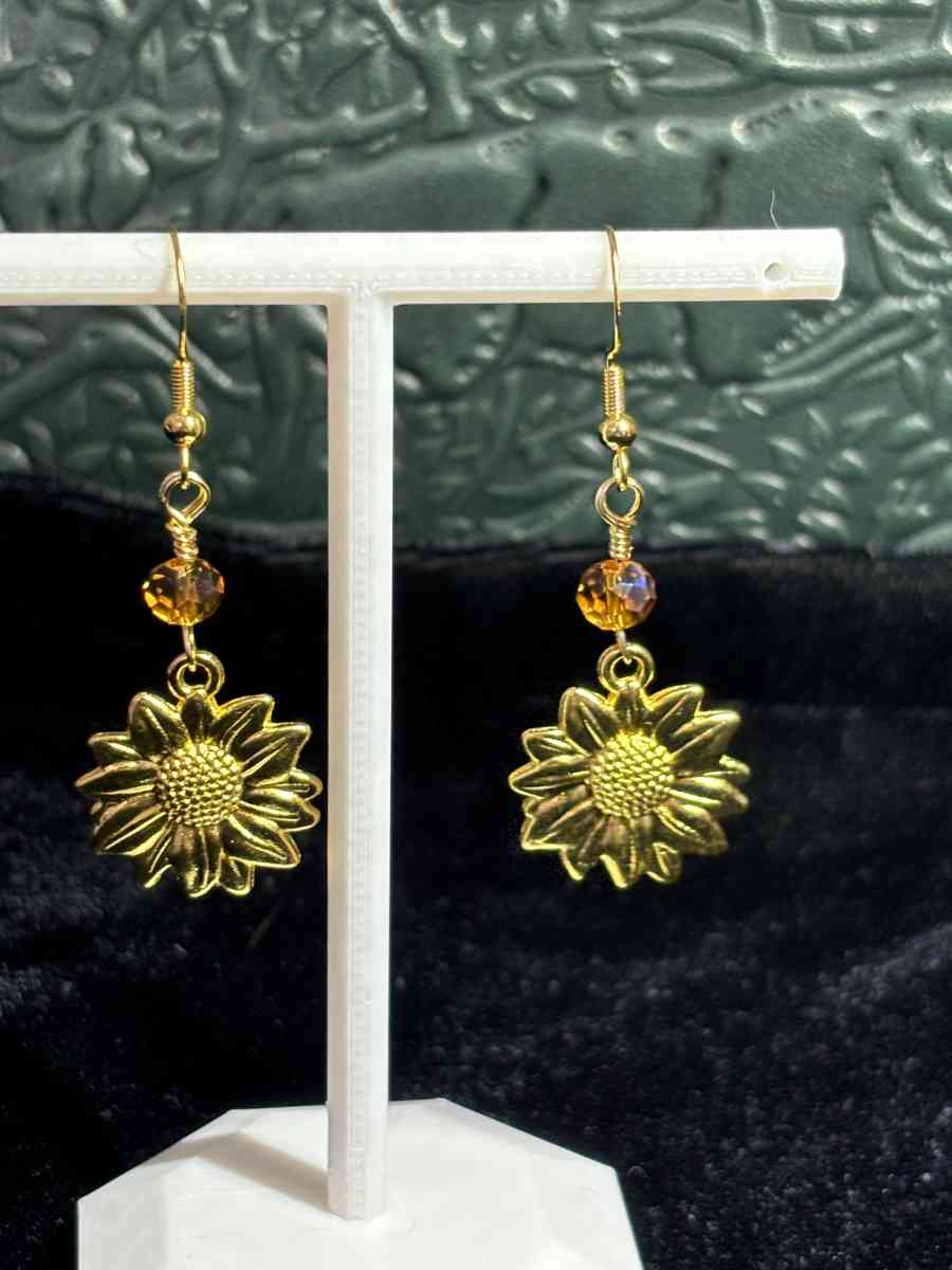 Sunny Days Sunflower Earrings - Tehachapi, California - FleaMarketBay
