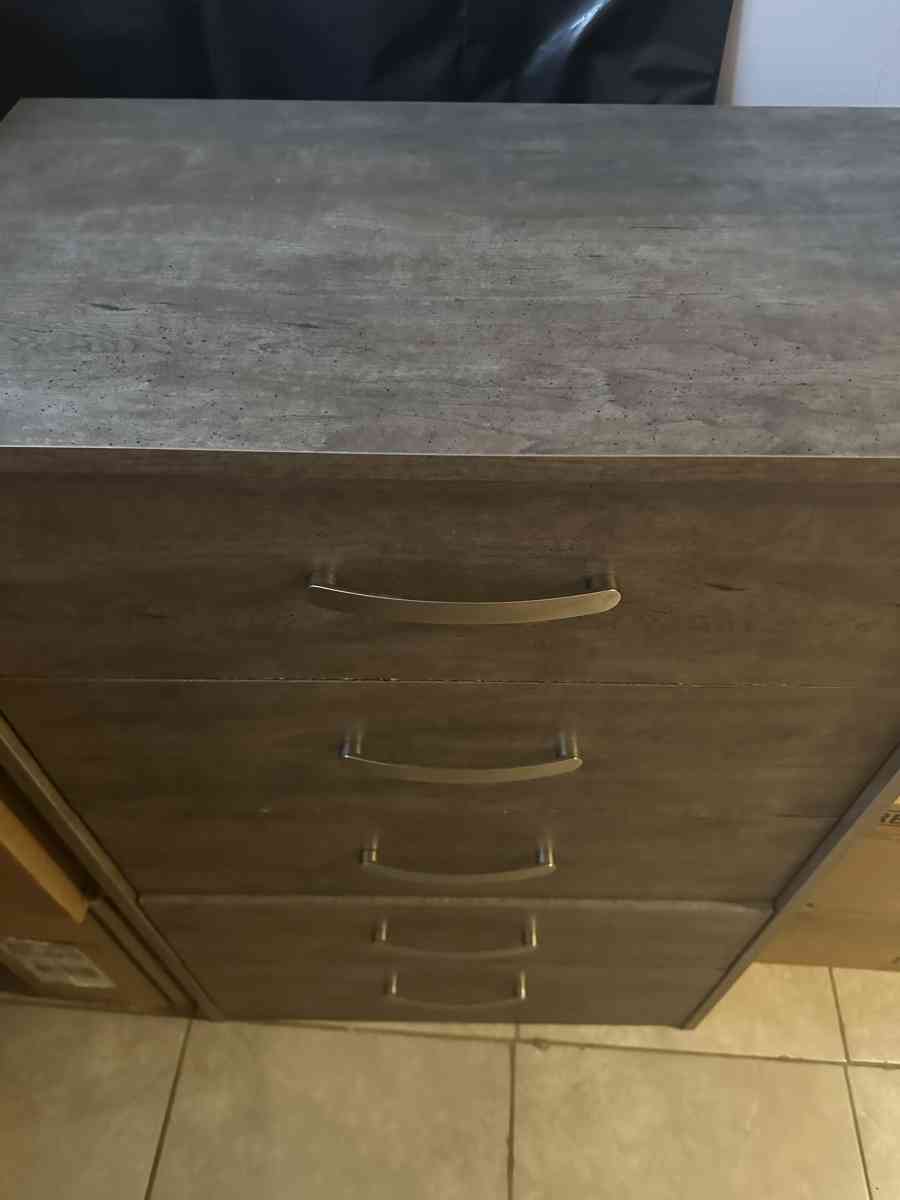 arkoe 5 dresser draw - Brooklyn, New York - FleaMarketBay