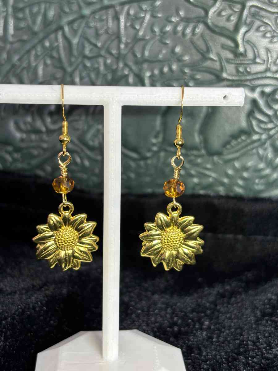 Sunny Days Sunflower Earrings - Tehachapi, California - FleaMarketBay