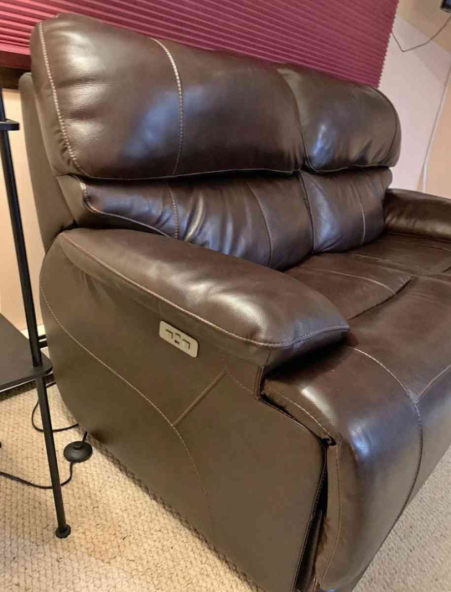 Leather Reclining Loveseat - Hudson, Wisconsin - FleaMarketBay