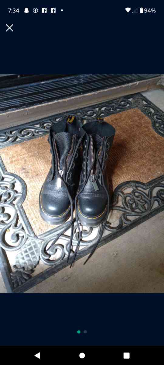 Dr Martens Size 8 - Tracy, California