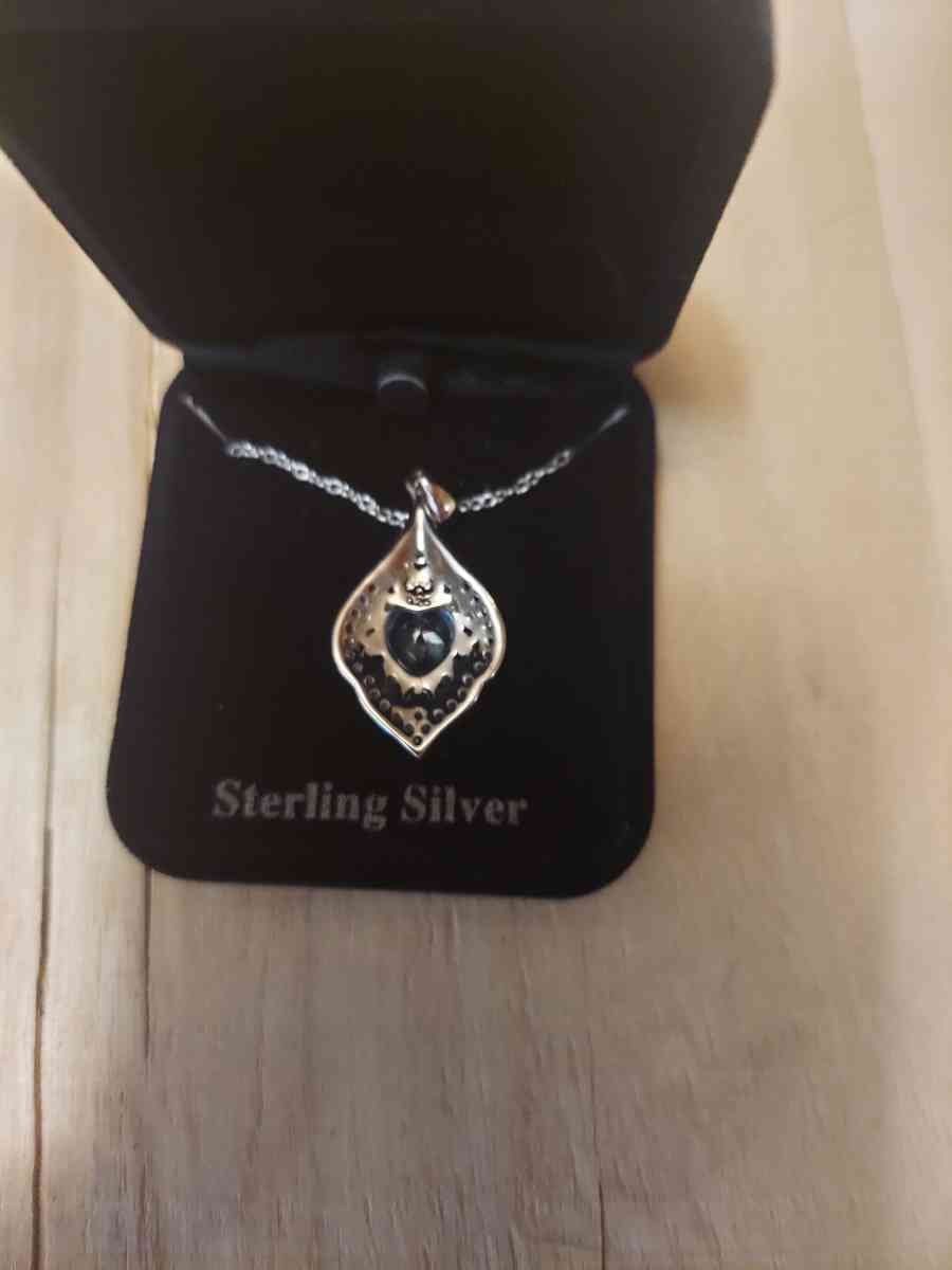 This is a nice sterling silver necklace  very nice - Goodrich, Texas - FleaMarketBay