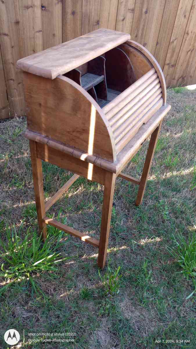 Antique roll up door childs school desk - Greenville, Texas - FleaMarketBay