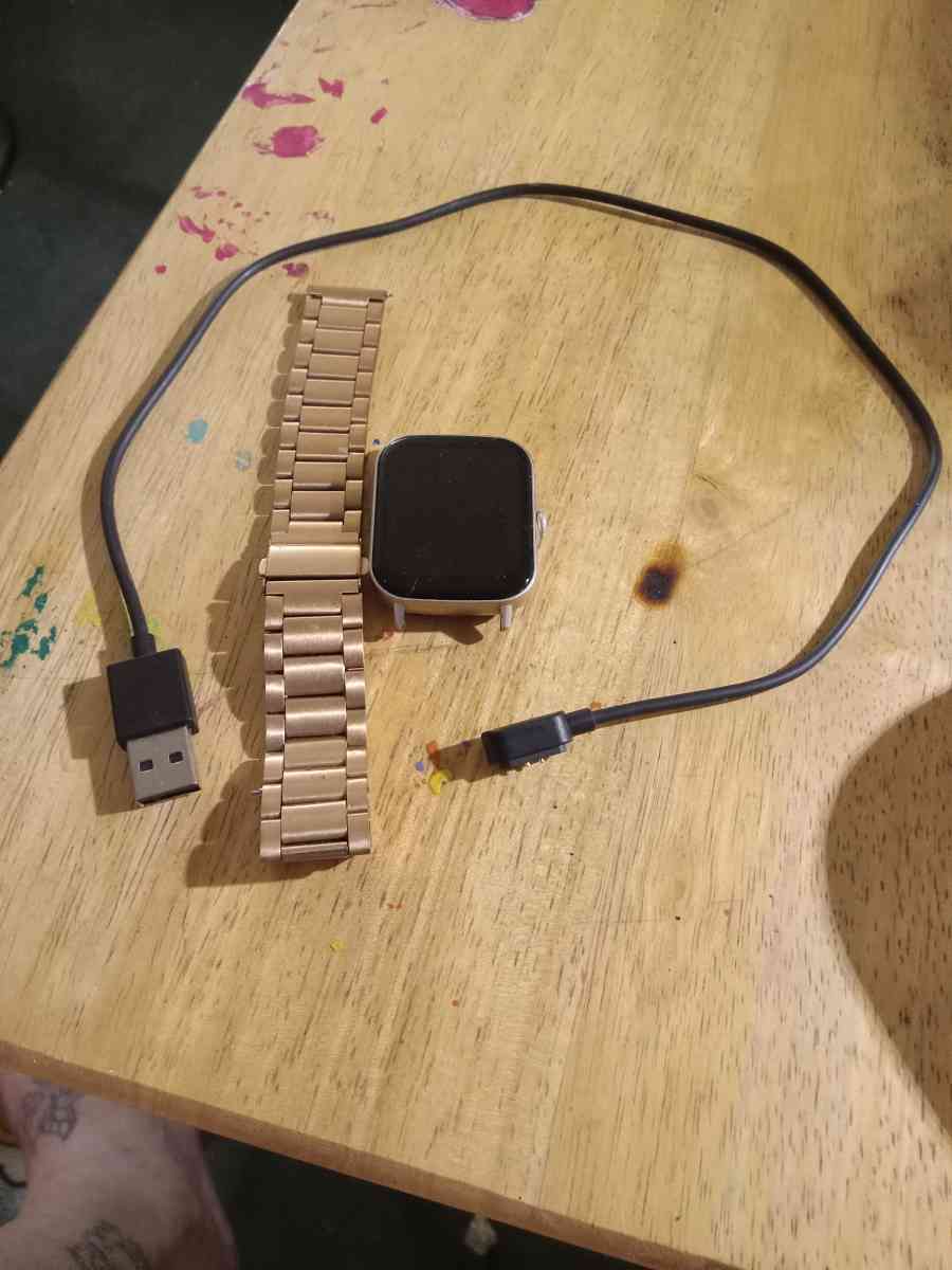 F97S Bluetooth smartwatch - Gonzales, Louisiana - FleaMarketBay