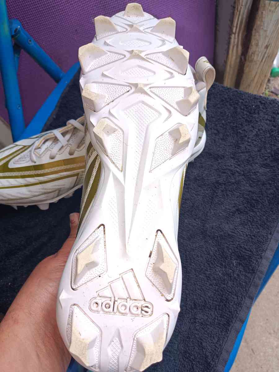 FOOTBALL CLEATS FREAK BOUNCE - Smiths Station, Alabama - FleaMarketBay