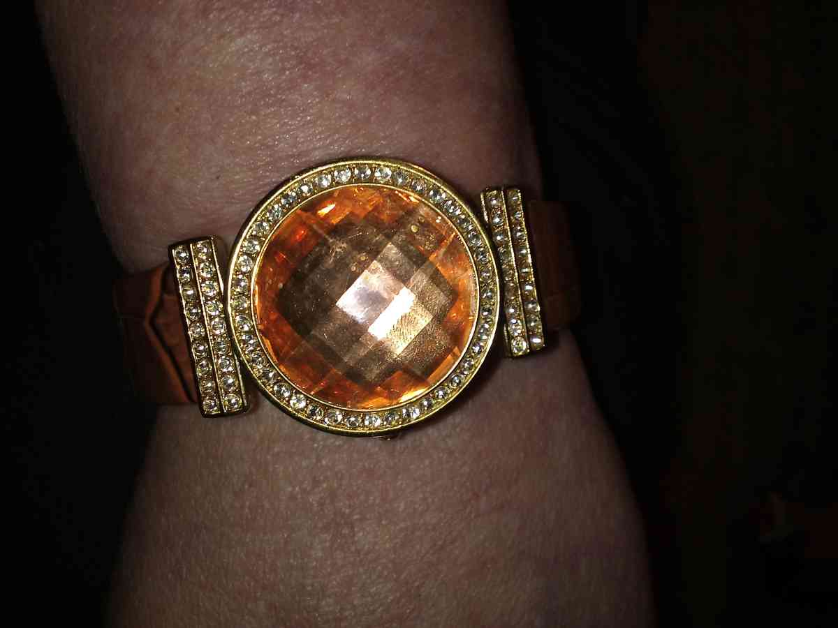 WOMENS WATCHES - Alliance, Ohio - FleaMarketBay