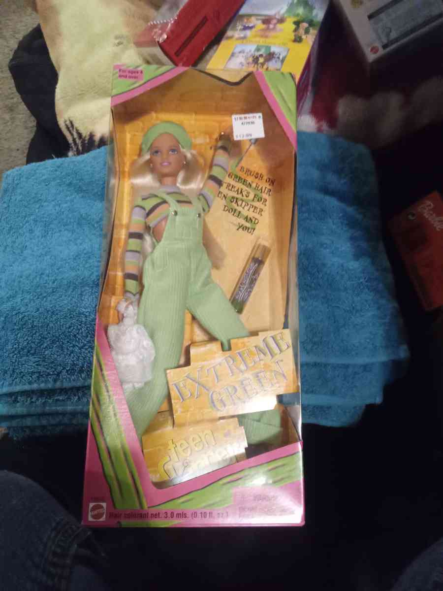 collection 3 barbies and more - Waterloo, Iowa